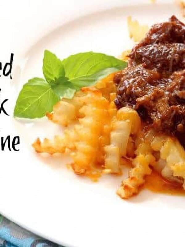 A plate of Pulled Pork Poutine